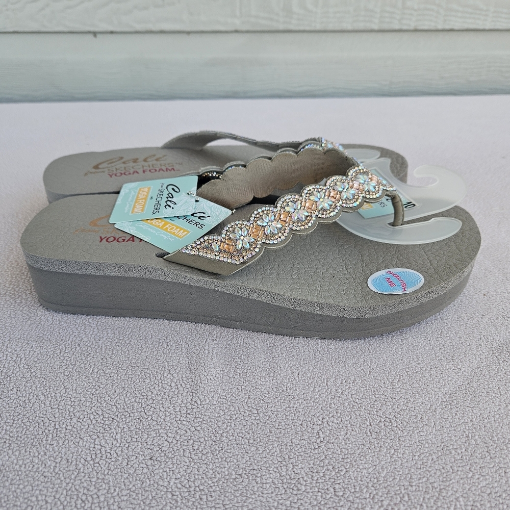 Skechers Vinyasa Happy Spring Taupe Flip Flop Platform Wedge Sandel Women SZ 10 - Picture 3 of 5